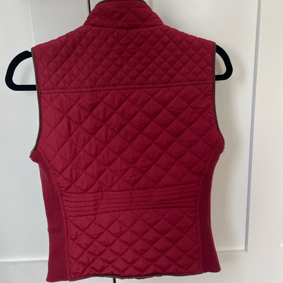 Fitted Vest - Picture 2 of 4
